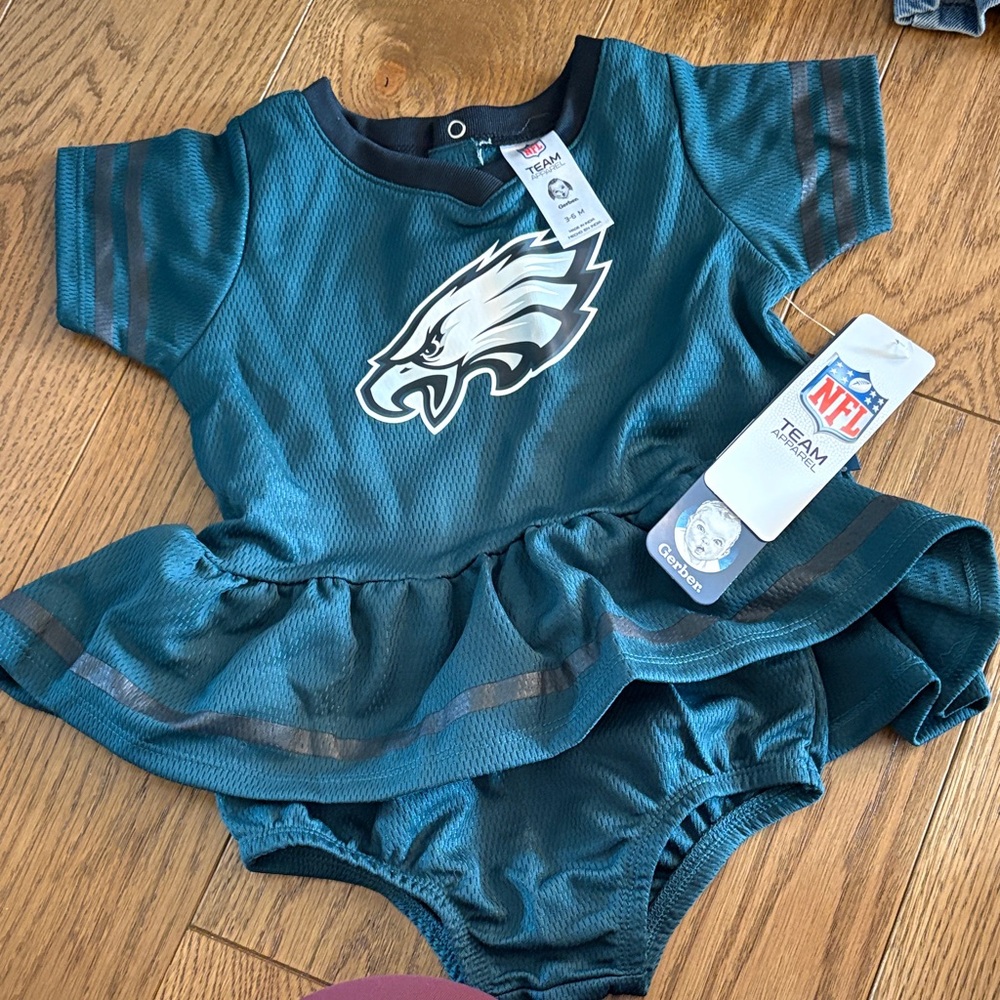 NFL Team Teal Baby Outfit: eagles